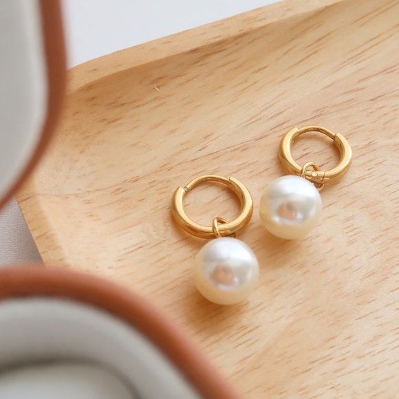 NEW 18K Gold Plated Round Pearl Drop Huggie Round Hoop Earrings - Picture 7 of 9